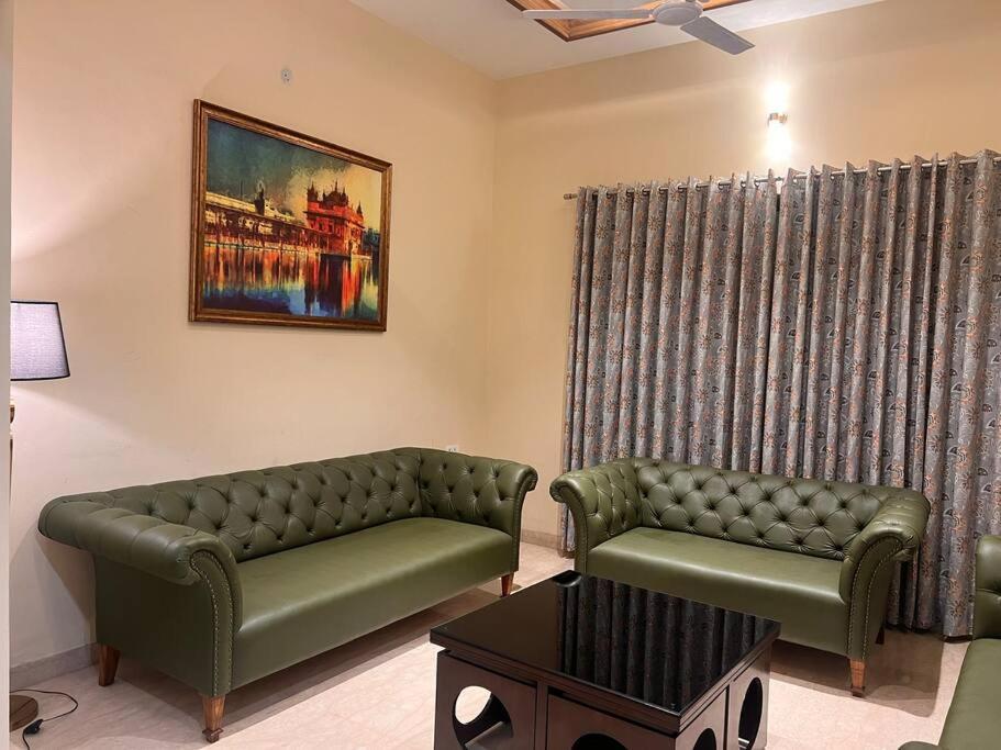5Bhk Home Away From Home At Ranjit Avenue Amritsar Extérieur photo