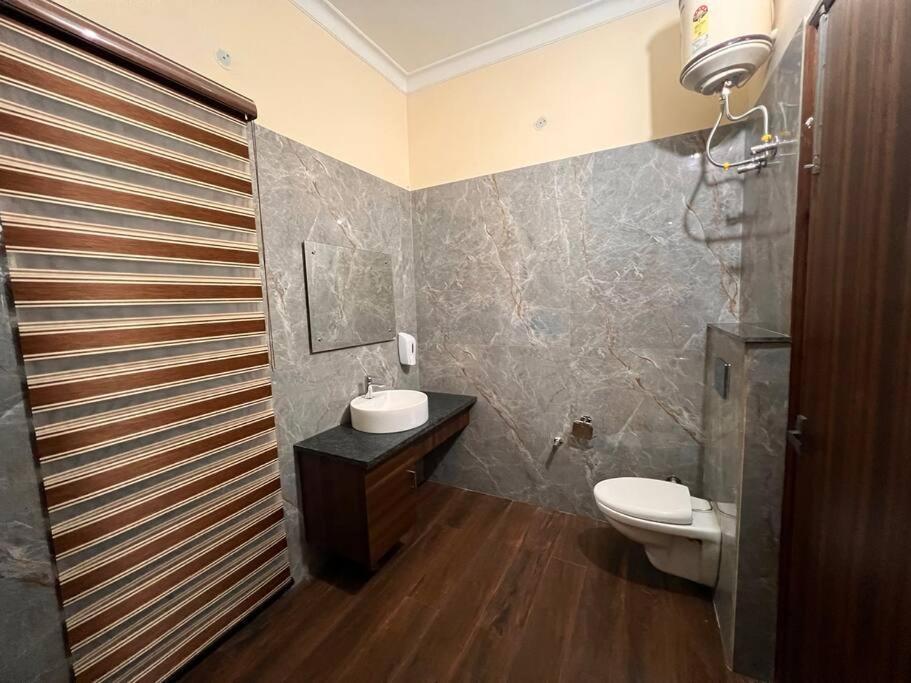 5Bhk Home Away From Home At Ranjit Avenue Amritsar Extérieur photo
