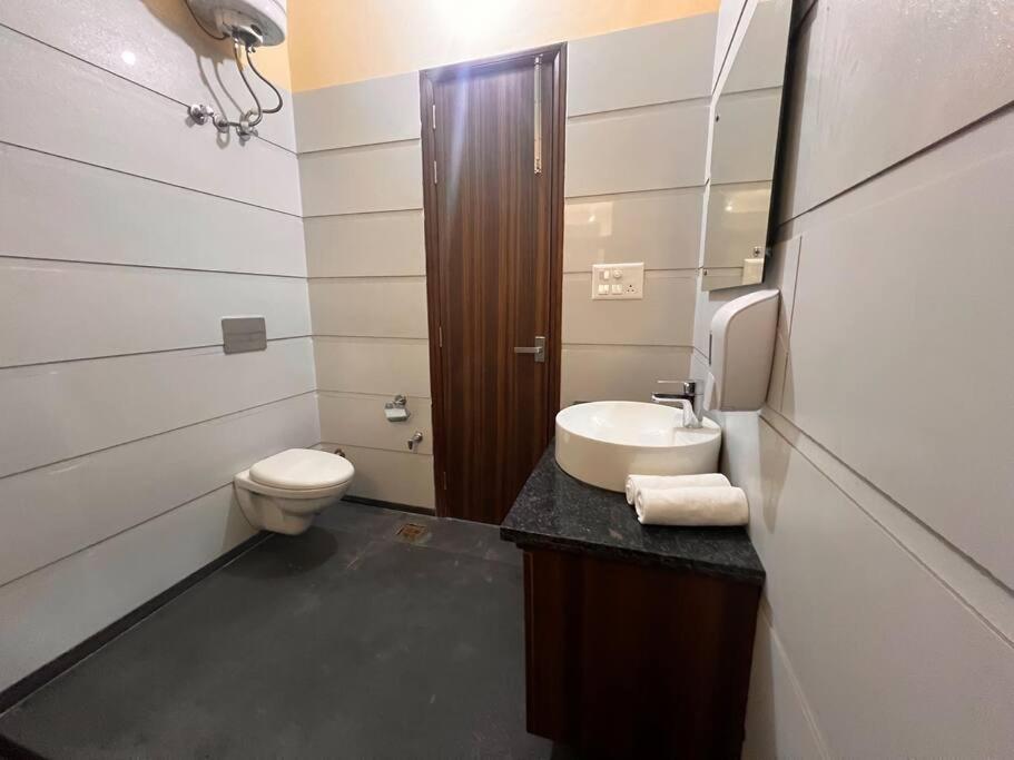 5Bhk Home Away From Home At Ranjit Avenue Amritsar Extérieur photo