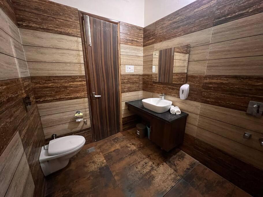 5Bhk Home Away From Home At Ranjit Avenue Amritsar Extérieur photo