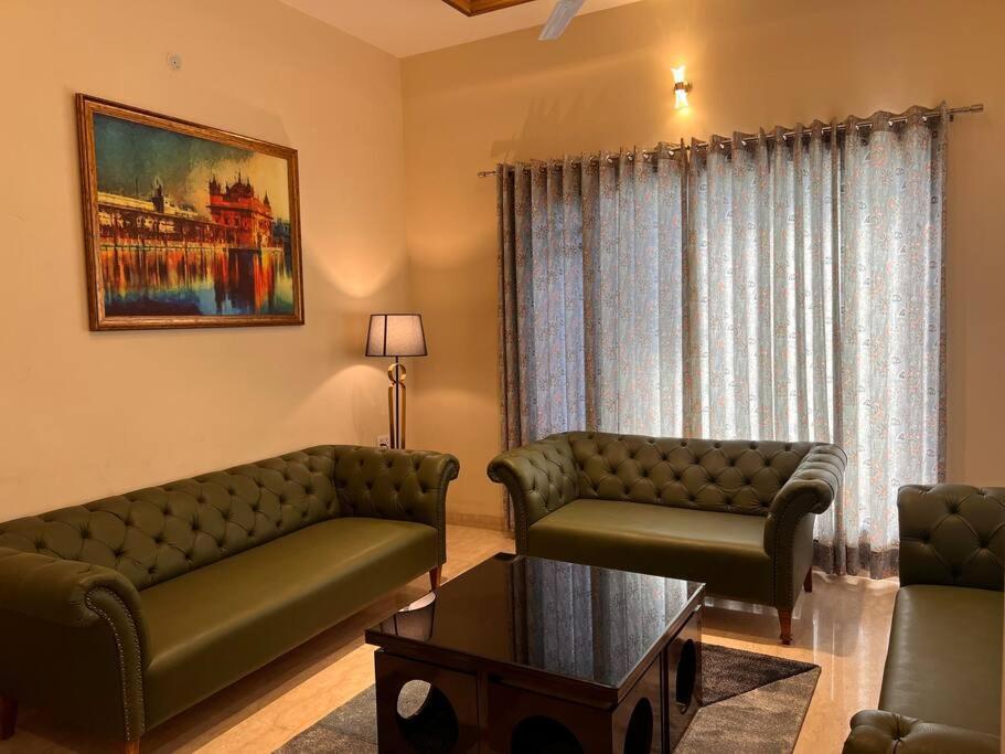 5Bhk Home Away From Home At Ranjit Avenue Amritsar Extérieur photo