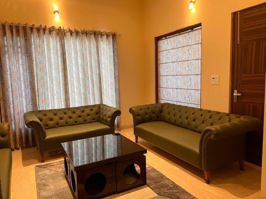 5Bhk Home Away From Home At Ranjit Avenue Amritsar Extérieur photo